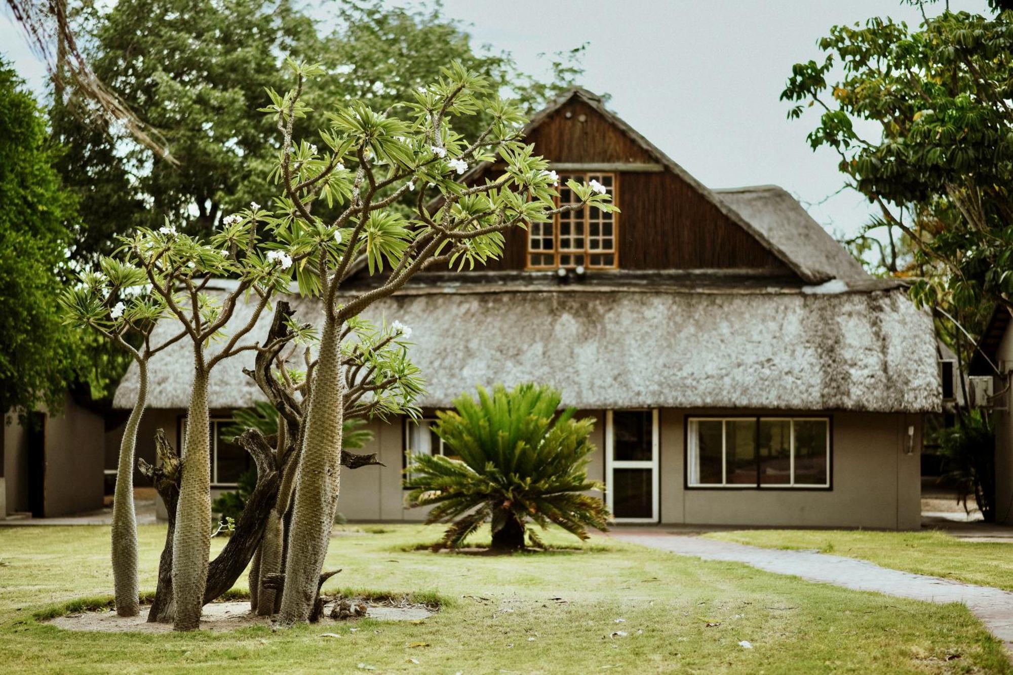 Unyati Safari Lodge Hectorspruit Exterior photo
